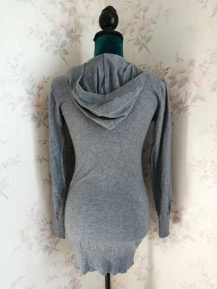 Robe à capuche grise moulante avec poches et ponpons / intrama / (S-M) - photo numéro 7