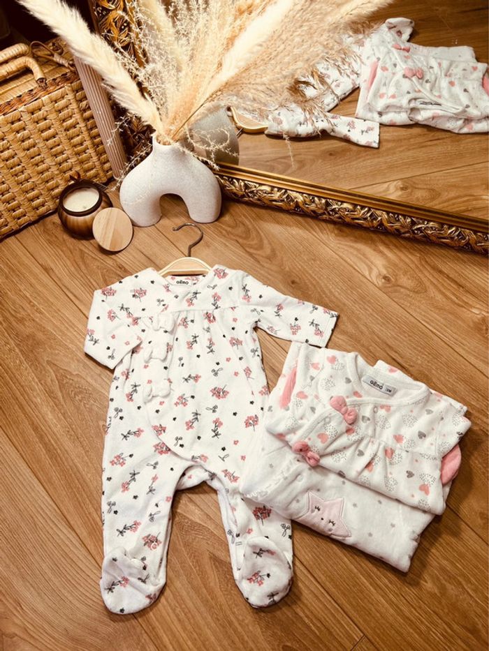 Taille 3 mois lot de 3 pyjamas velours fille Gemo blanc rose * étoiles fleurs cœurs * 🎀