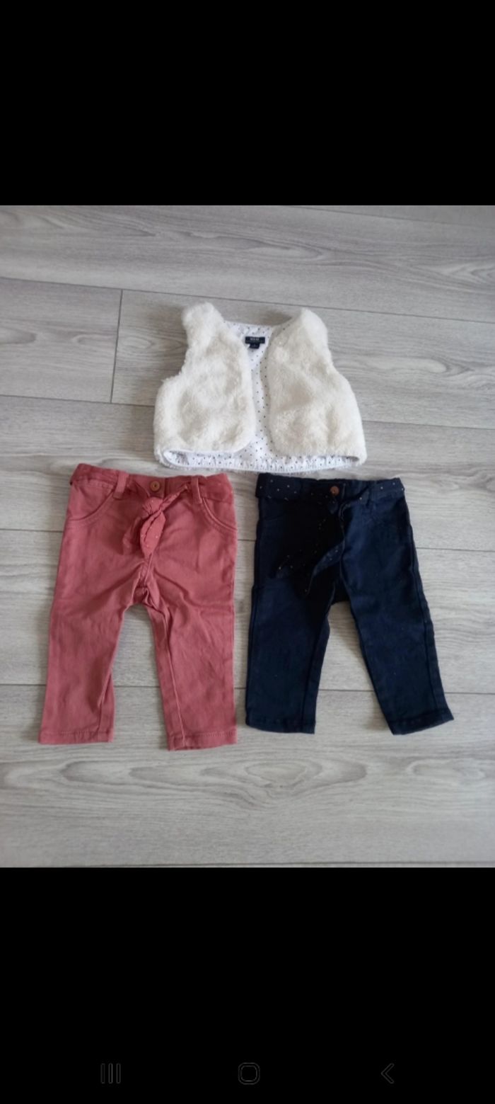 Lots 2 jeans et un gilet