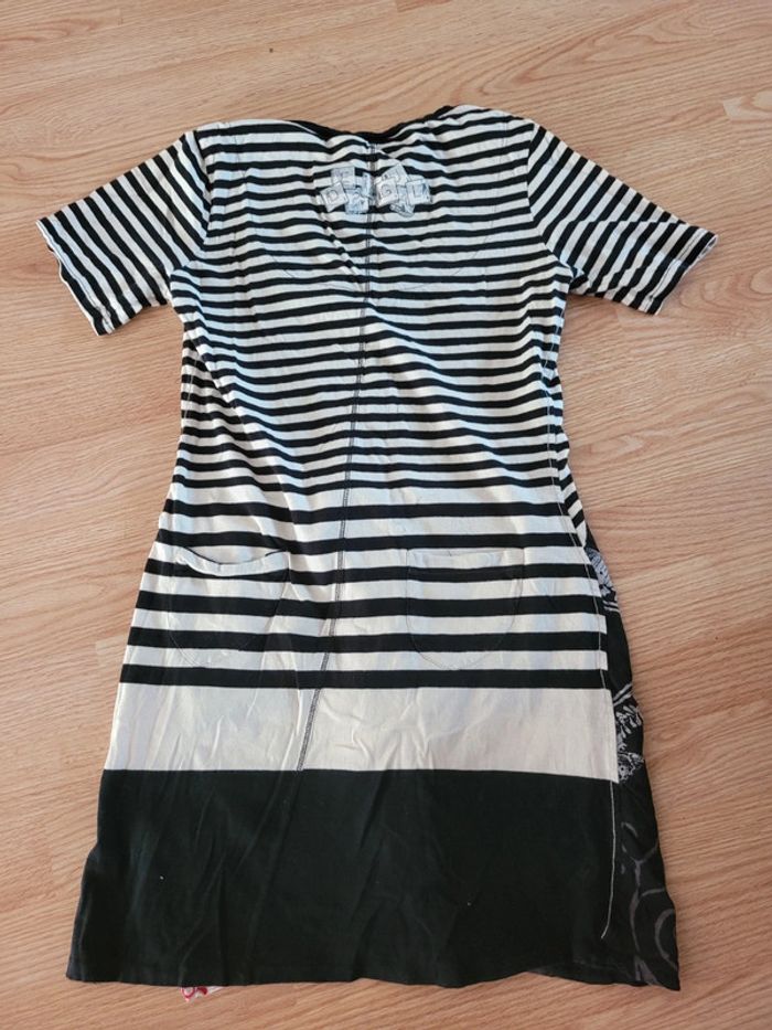 Robe desigual taille M - photo numéro 3