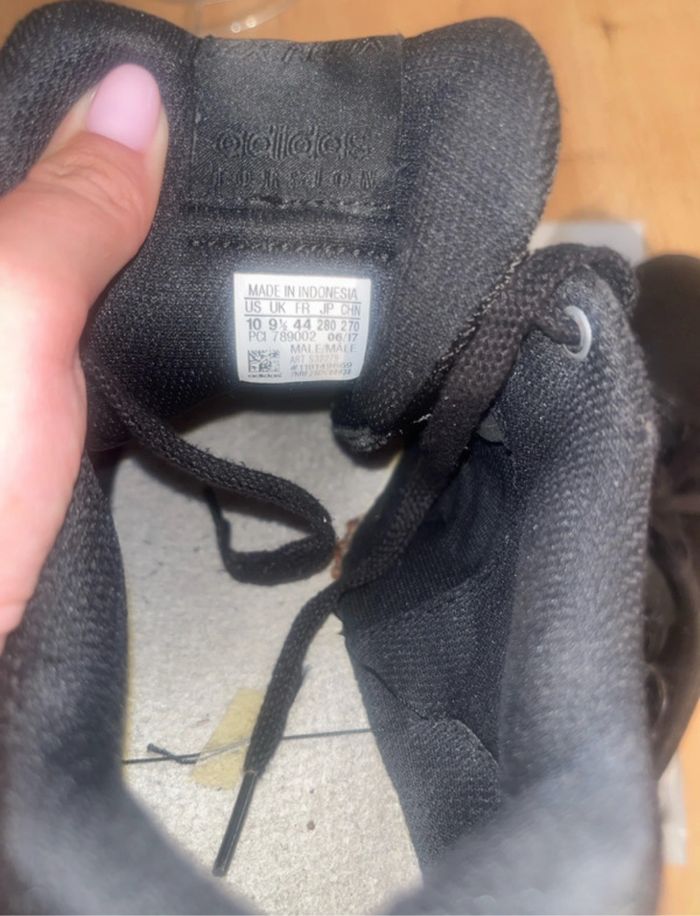 Chaussure addidas - photo numéro 3