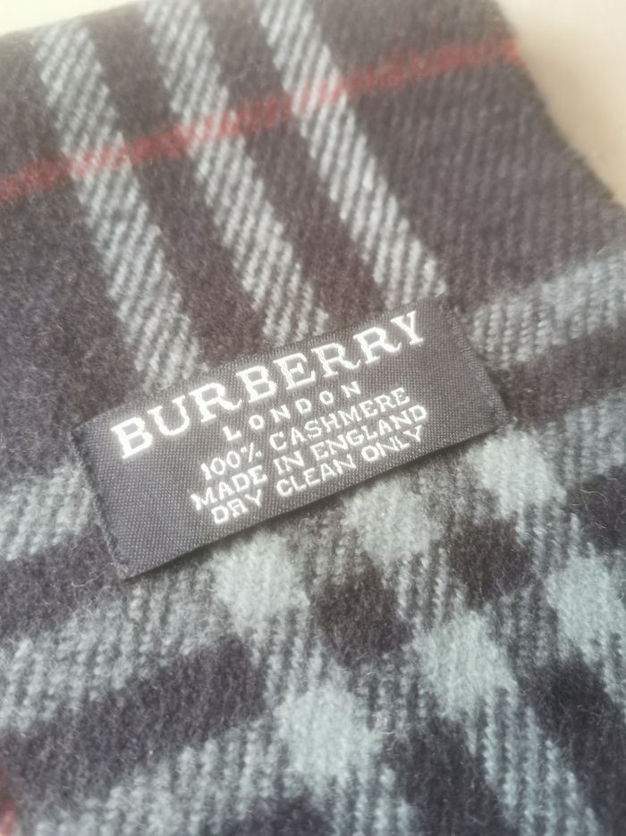 Écharpe Burberry bleu en cachemire - photo numéro 3