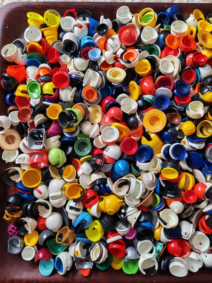 Énorme lot de chapeaux playmobil - photo numéro 3