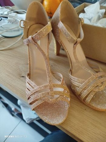 #kytie37chaussuefemme. Sandales à talons taille 37