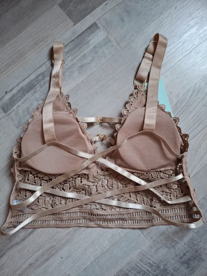 Crop top brassière dentelle - photo numéro 4
