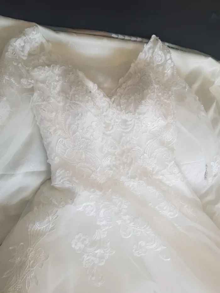 Robe de marié blanche modèle Abby taille 44 - photo numéro 2
