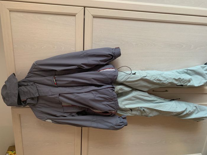 Ensemble O'Neill Veste taille L + Pantalon de snowboard taille 40