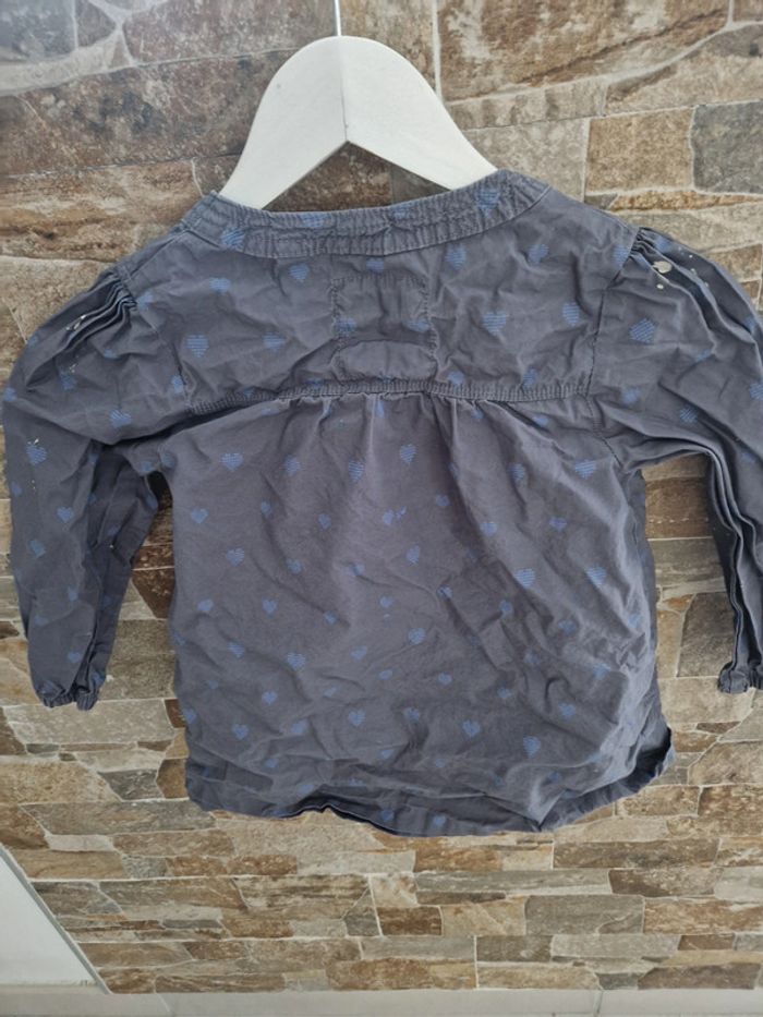 1 blouse tablier peinture dessin  gris avec motifs cœurs bleu taille -5 ans marque OKAIDI - photo numéro 7