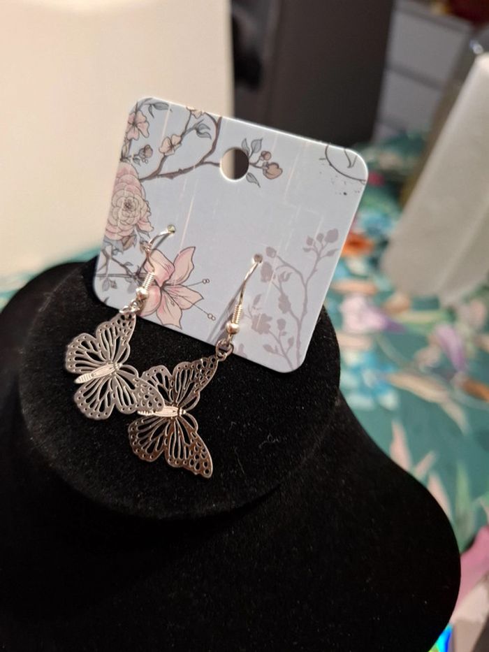 Magnifique boucle d oreille papillon femme neuve - photo numéro 4