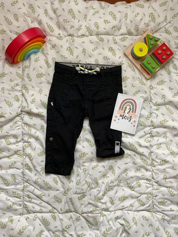 pantalon léger taille réglable noir possible de le mettre en short 12 mois gémo