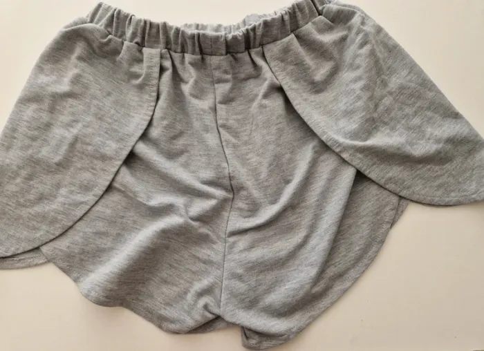 Short gris avec fentes fluide taille M