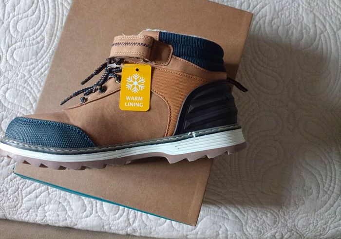 Chaussures fourrées neuves Pointure 38 - photo numéro 2