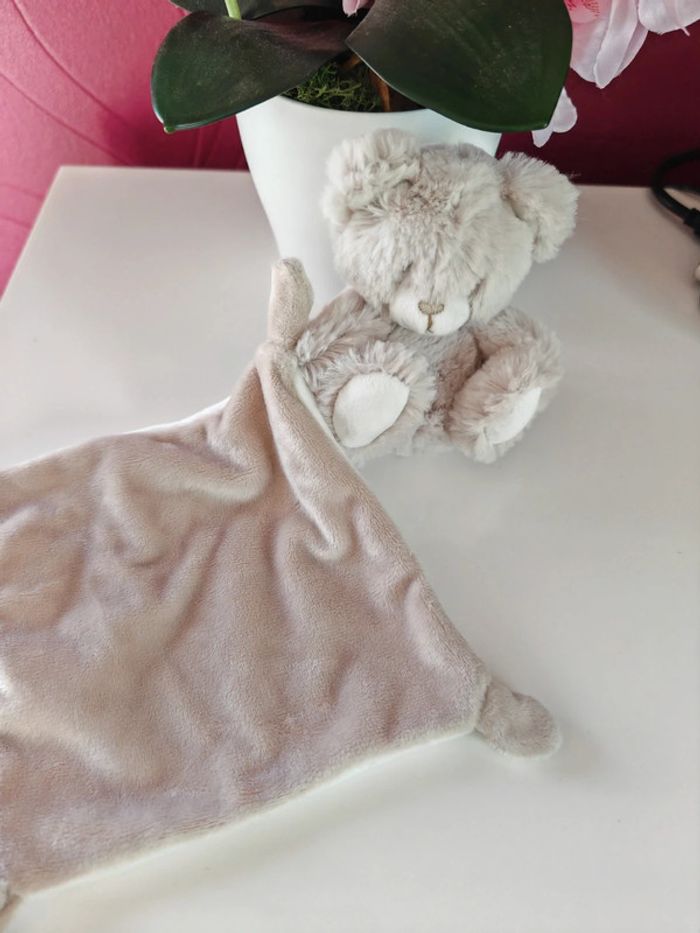 Doudou ours mouchoir baby Tex