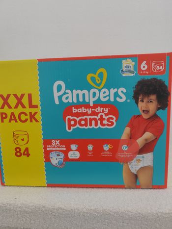 Couches Pampers