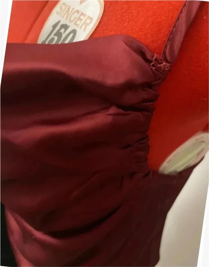Top drapé satiné bordeaux Le Lis - photo numéro 2