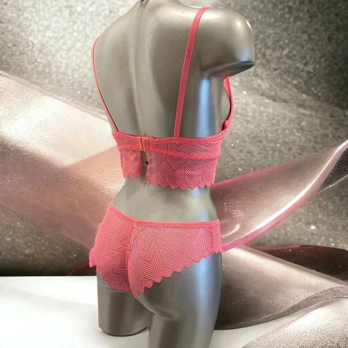 Splendide ensemble lingerie 95B et L - photo numéro 2