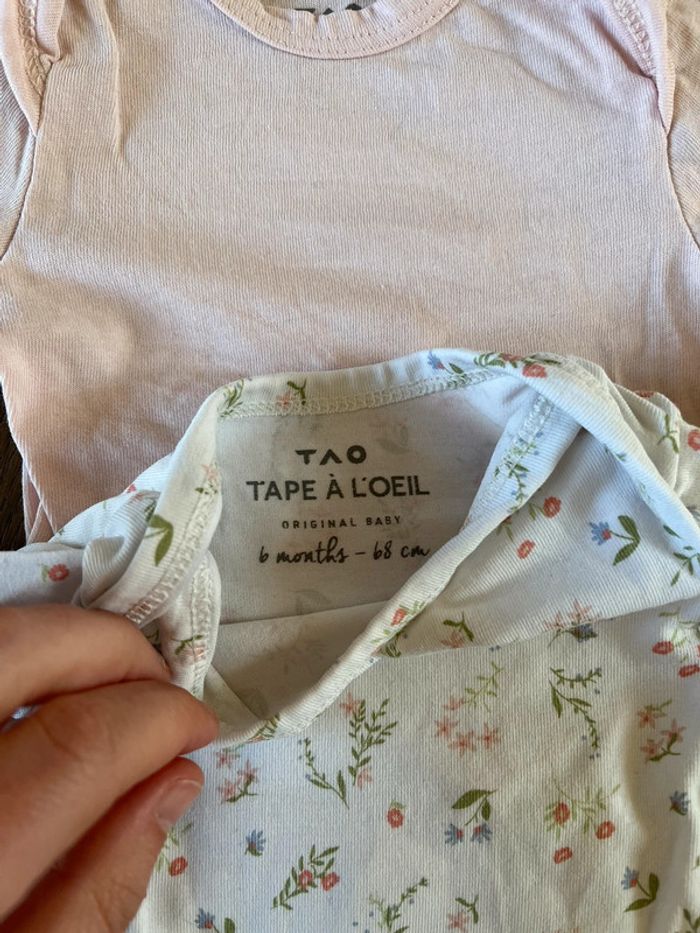 Lot de de bodies 6mois - photo numéro 2