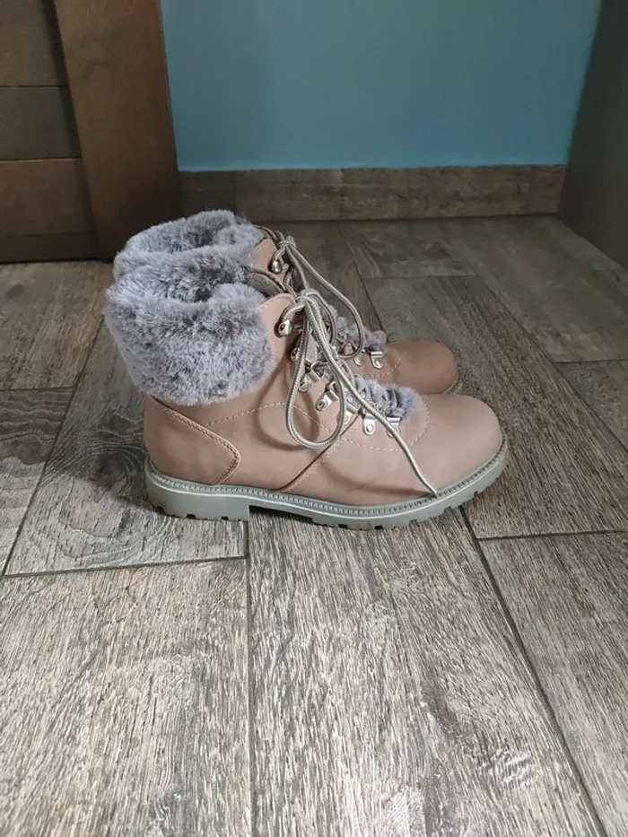Chaussures avec fourrure - photo numéro 2