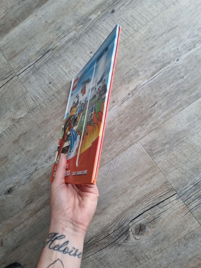 Livre lego - photo numéro 4