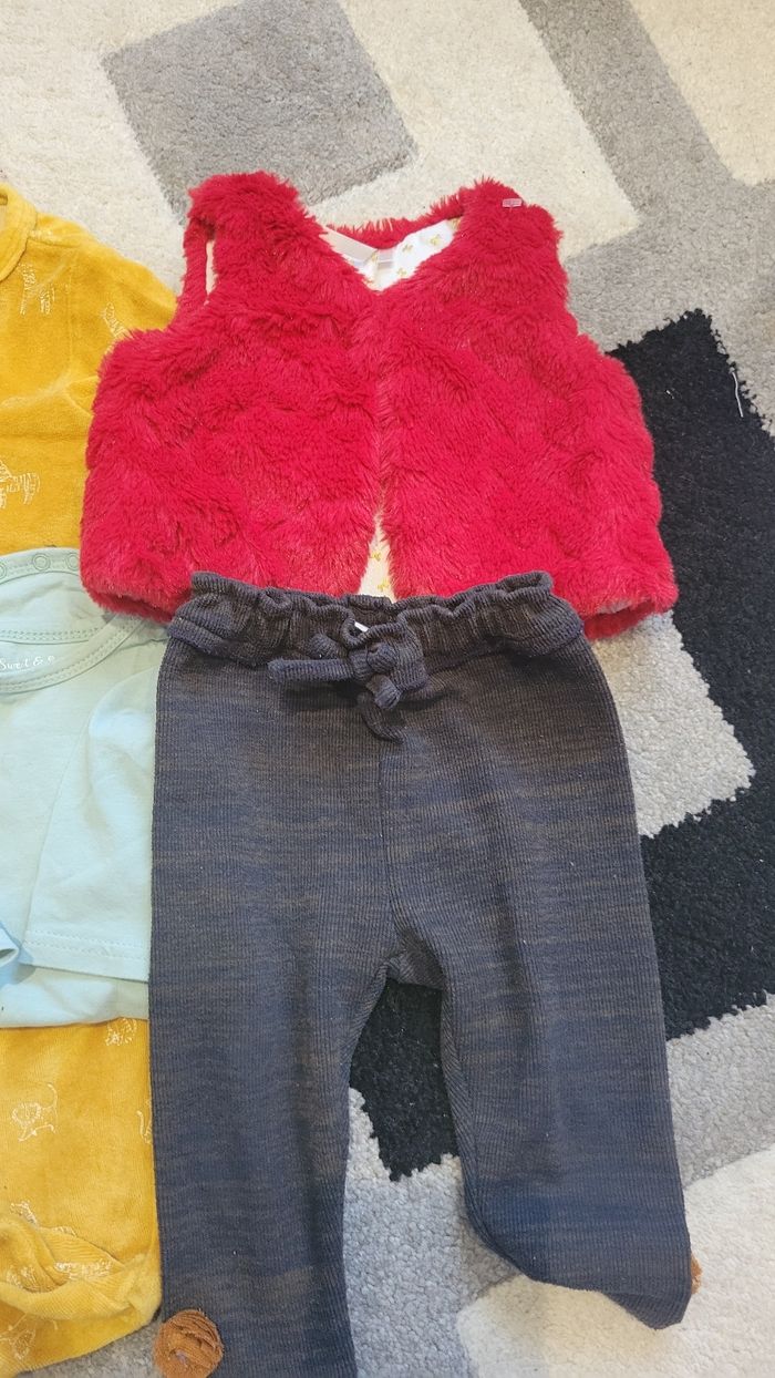 Lot vêtements 6mois - photo numéro 3