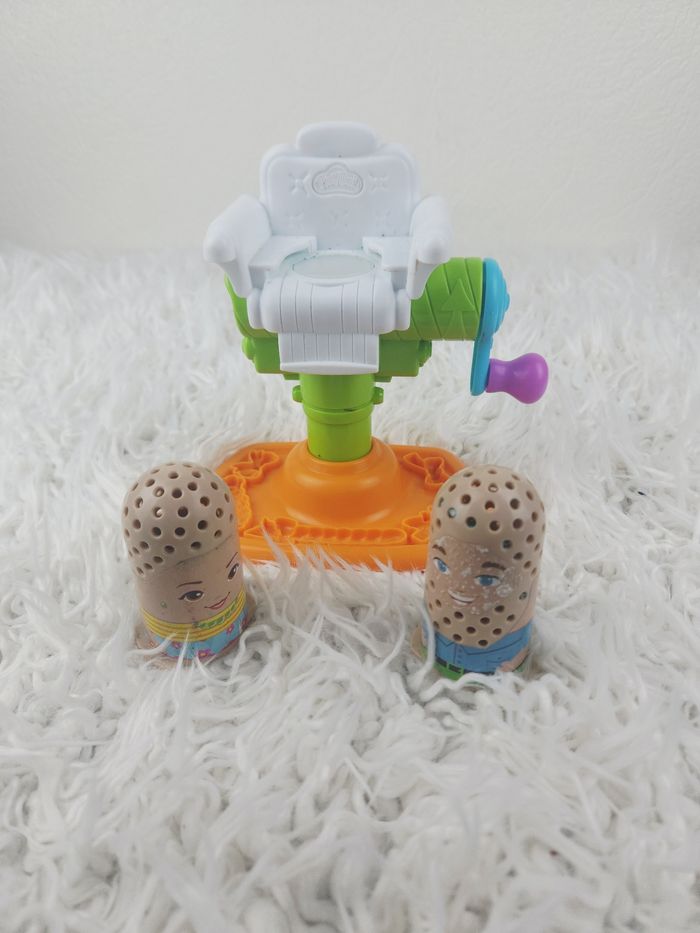 Le coiffeur marque Play-Doh 🎅 - photo numéro 7