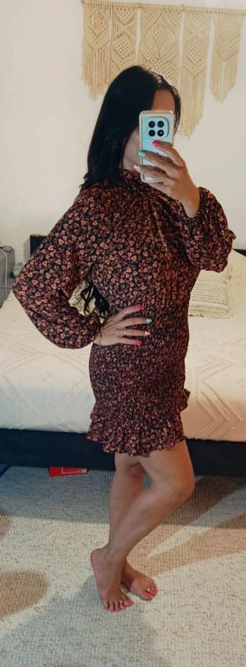 Robe Zara fleuri légère et fluide, col montant classe et sexy moulante XS