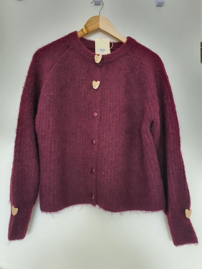 Pull cardigan laine broche dorée - photo numéro 2