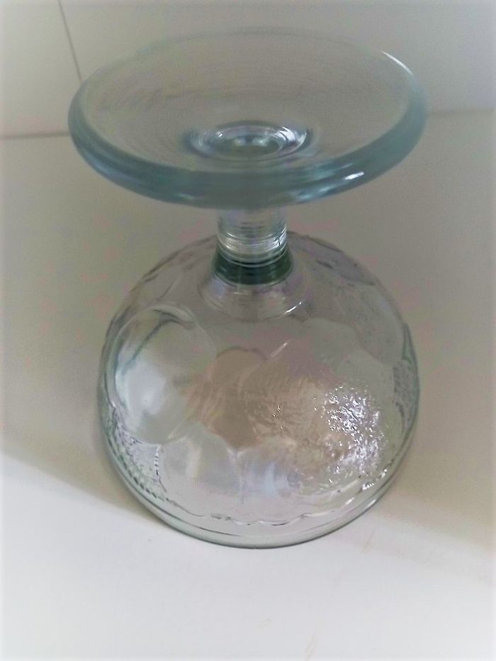 Une coupe en verre (à glace ou vide poche) - photo numéro 2