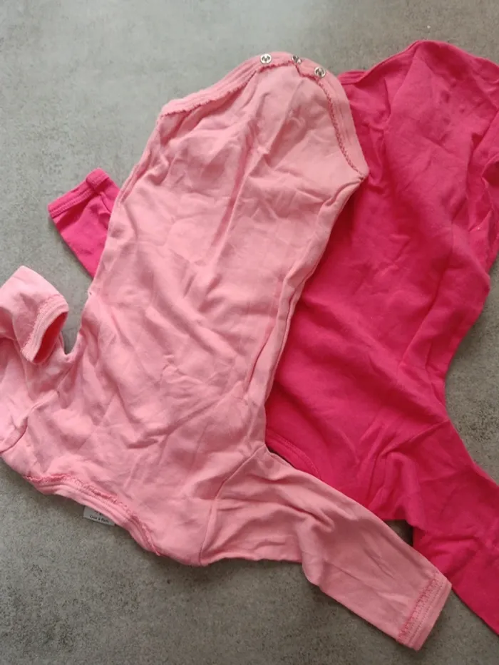 Lot de 2 bodies Petit Bateau roses 60cm manches longues - photo numéro 4