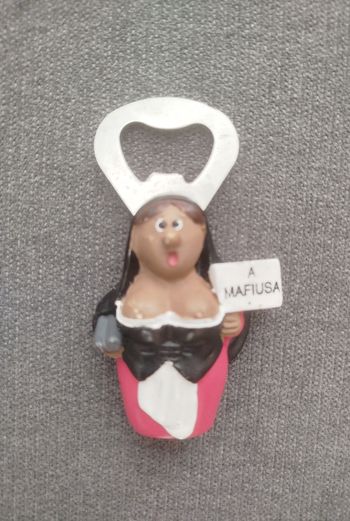 ouvre bouteille corse