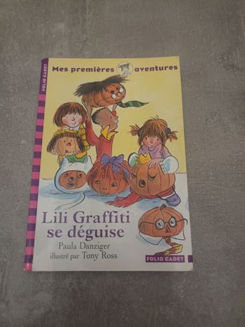 Livre Lili Graffiti se déguise - mes premières aventures
