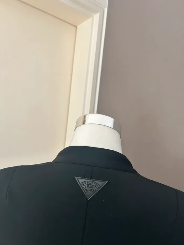 Tony Lamarca veste zippé cintrée noire, femme, taille 40 - photo numéro 3