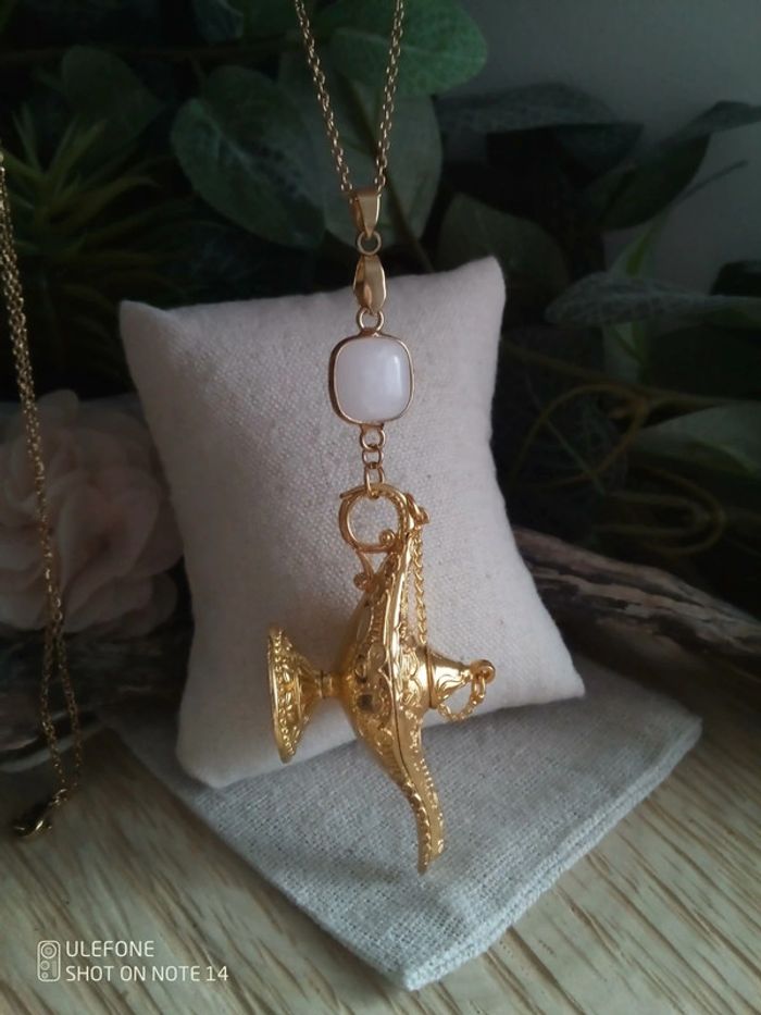Collier lampe génie magique et pierre de jade