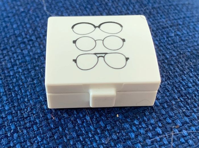 Boîte à lunettes playmobil