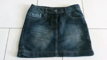 Jupe en jean"tape a l'oeil"taille 12 ans