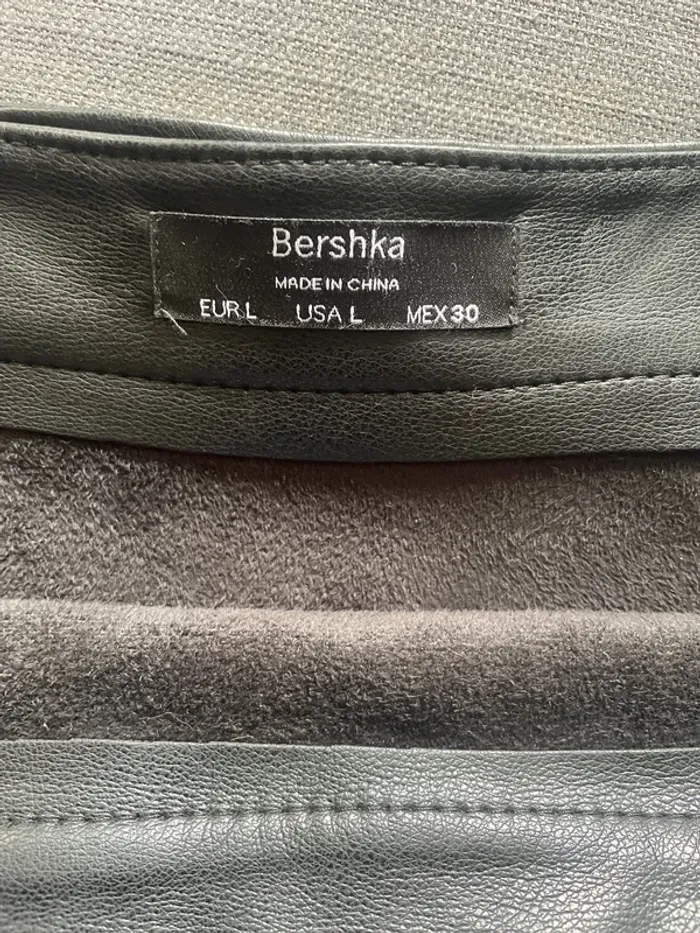 Jupe cuir Bershka L - photo numéro 2
