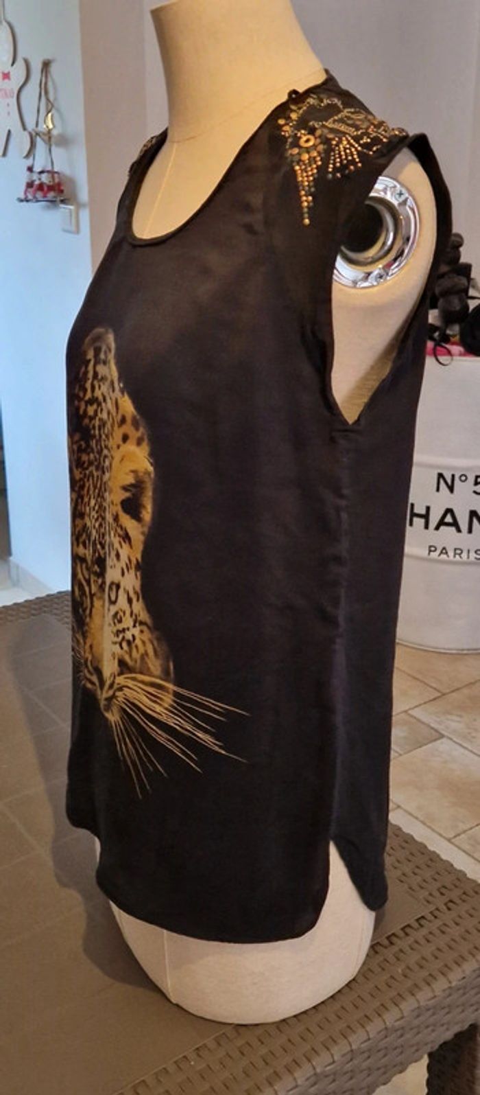 Debardeur en soie, motif léopard - photo numéro 4