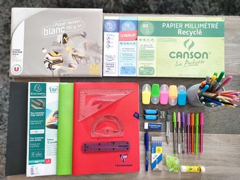 Lot fournitures scolaires