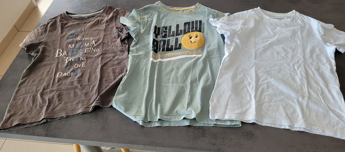 Tee shirt lot de 3 2 kiabi et 1 Stanley