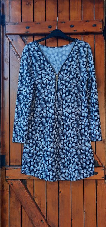 Tunique bleue et blanche, taille 38/M