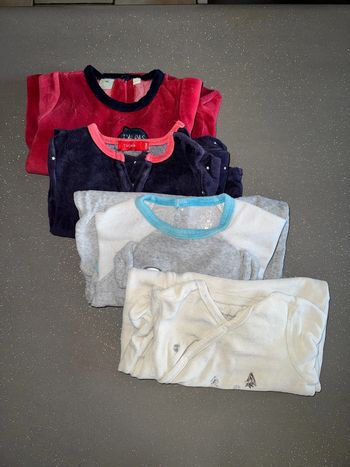 Lot de 4 pyjamas 12 mois