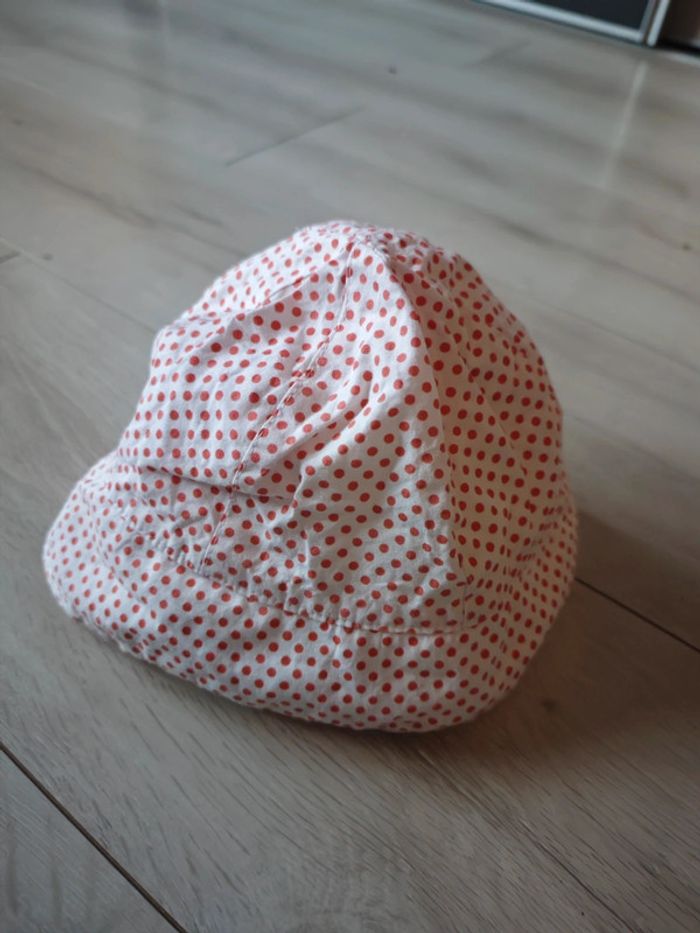 Joli chapeau à pois 6-12 mois