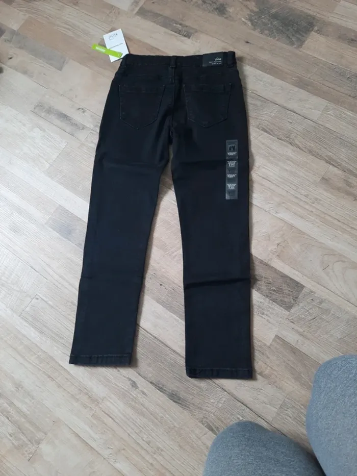 Jeans noir neuf - photo numéro 3