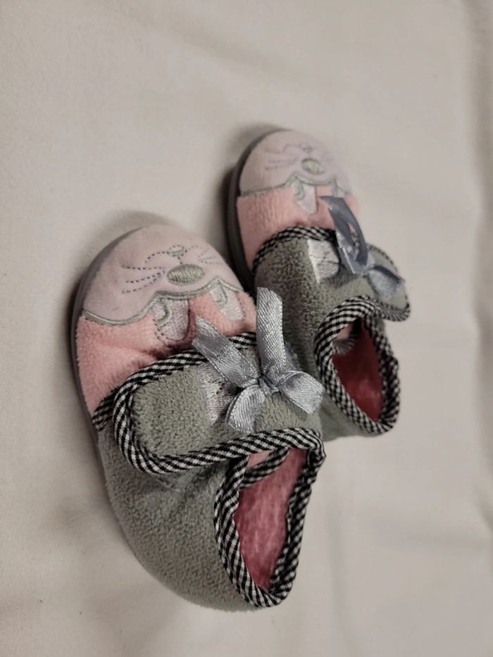 Chaussons fille taille19 - photo numéro 2