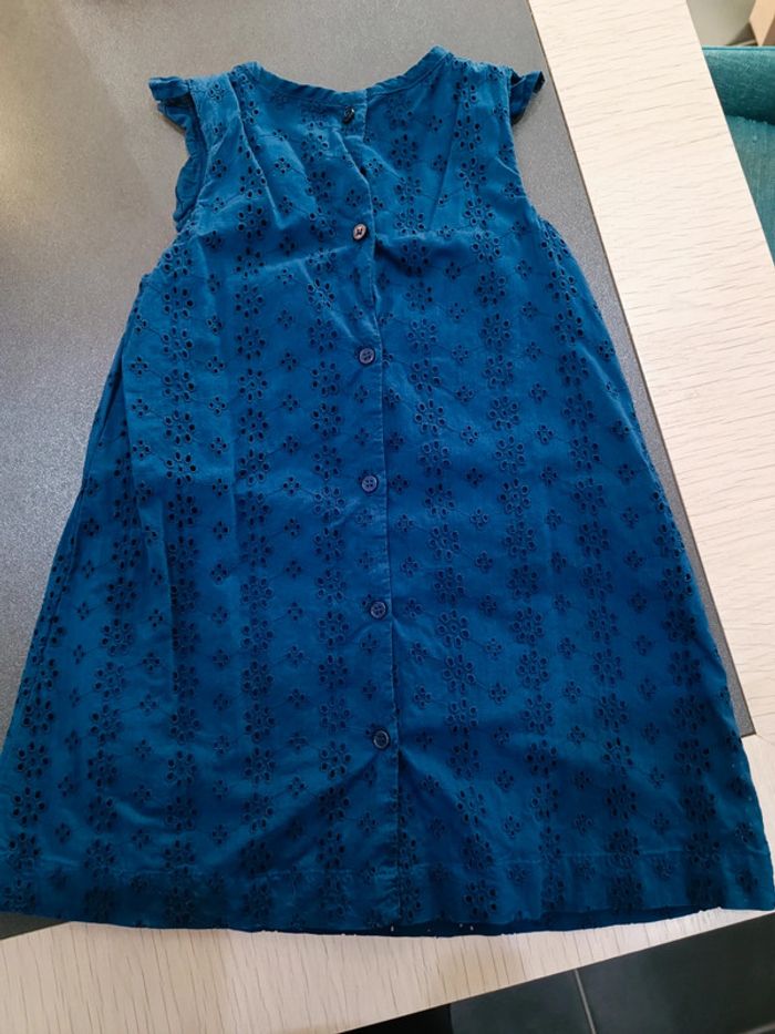 Robe brodée - photo numéro 2