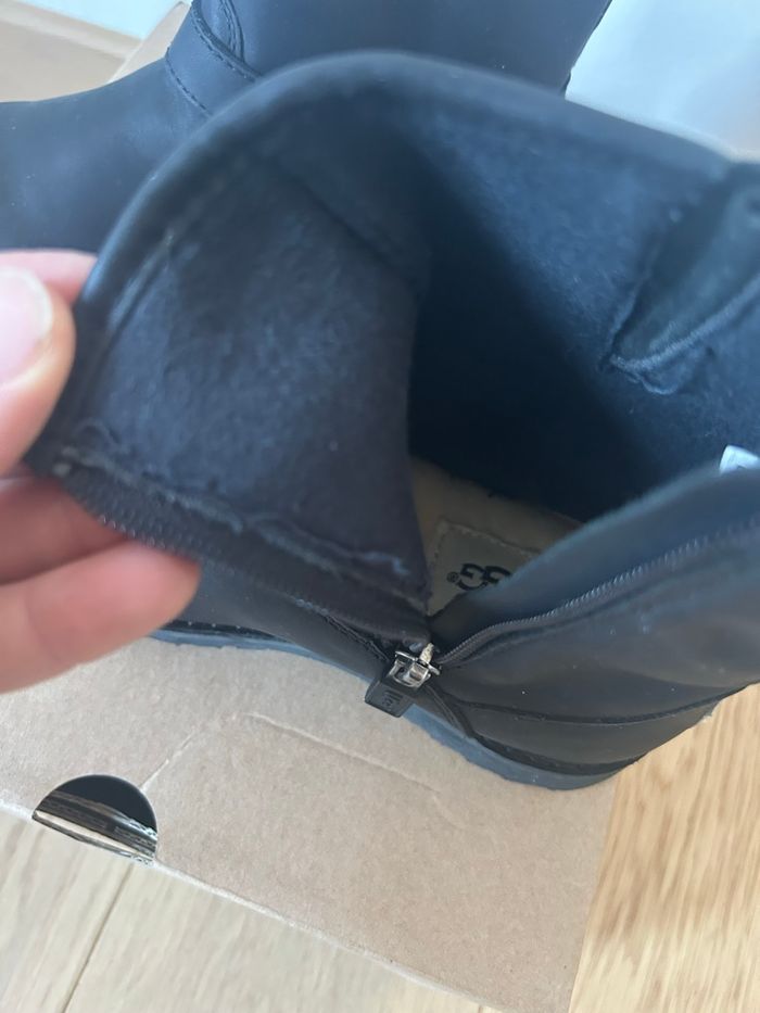 Boots UGG chaude et wateristant taille 30 neuve - photo numéro 8