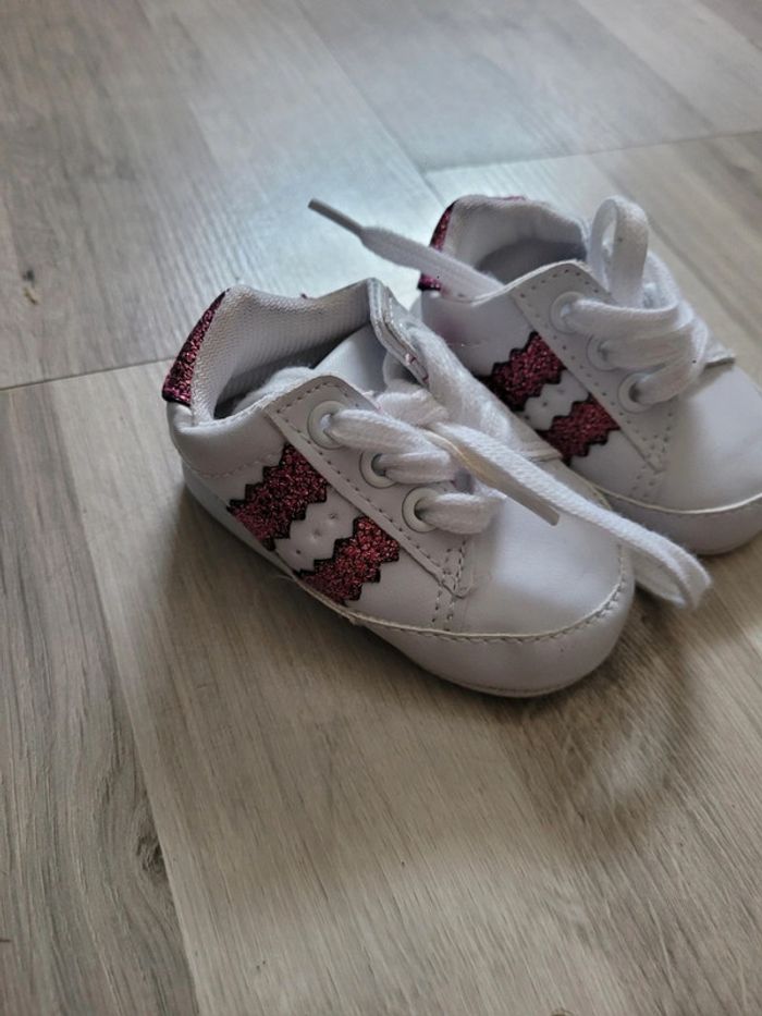 Lot de 2 paires de chaussures bebe - photo numéro 2