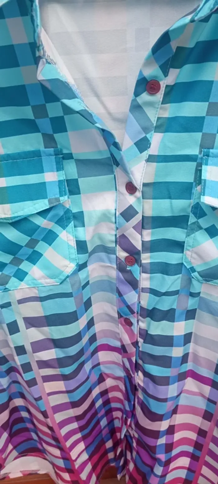 Vends une chemise pour femme jamais porté taille XL cause de la vente je me suis trompé de taille - photo numéro 4