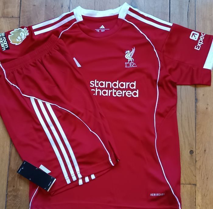 Tenue de sport taille 8 ans modèle 2026 rouge - photo numéro 2