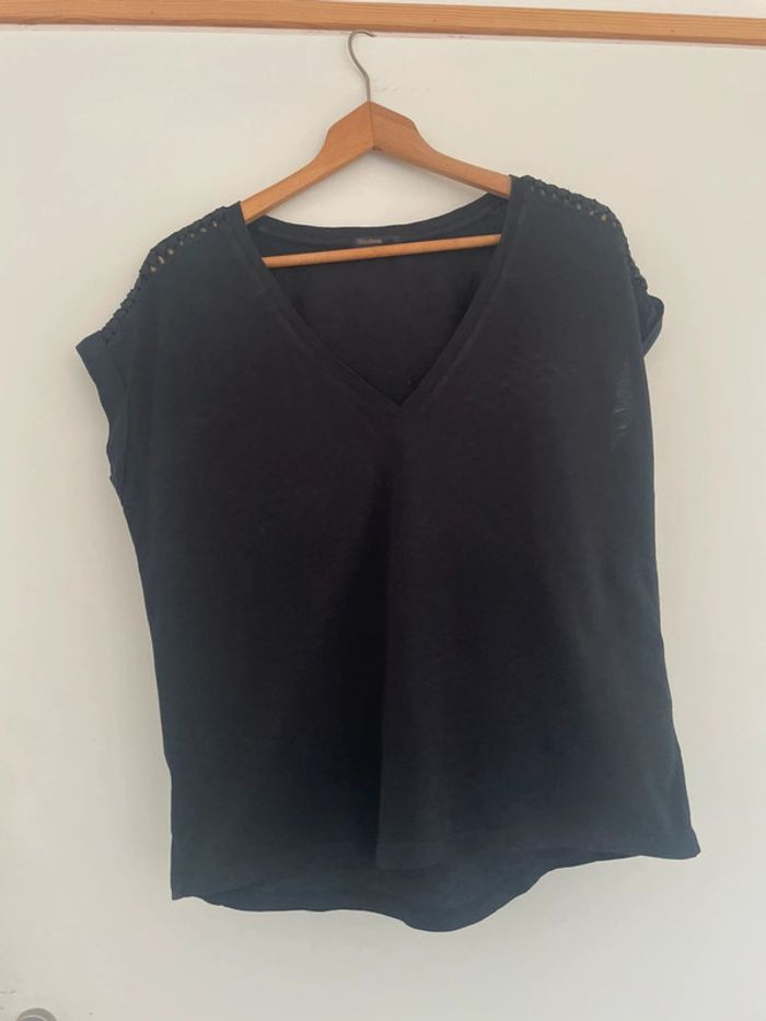 T-shirt noir Bizzbee